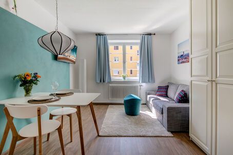 https://www.mrlodge.com/rent/1-room-apartment-munich-schwabing-9578