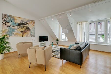 https://www.mrlodge.com/rent/2-room-apartment-munich-gaertnerplatzviertel-9587