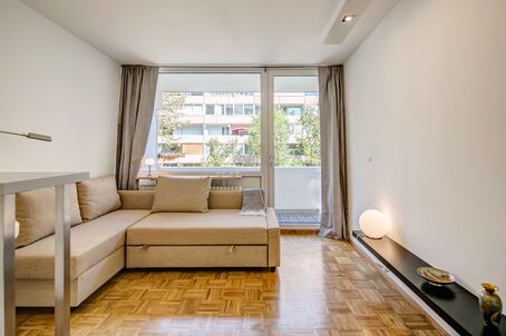 https://www.mrlodge.com/rent/1-room-apartment-munich-neuhausen-9615