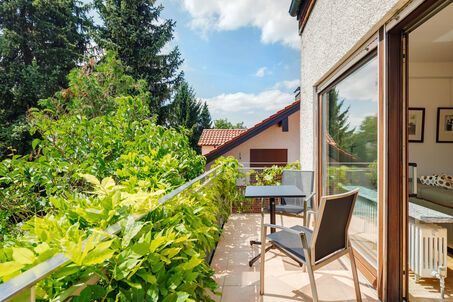 https://www.mrlodge.com/rent/2-room-apartment-munich-berg-am-laim-9783