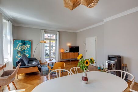 https://www.mrlodge.com/rent/3-room-apartment-munich-neuhausen-9804