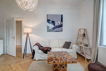 https://www.mrlodge.com/rent/2-room-apartment-munich-neuhausen-9887